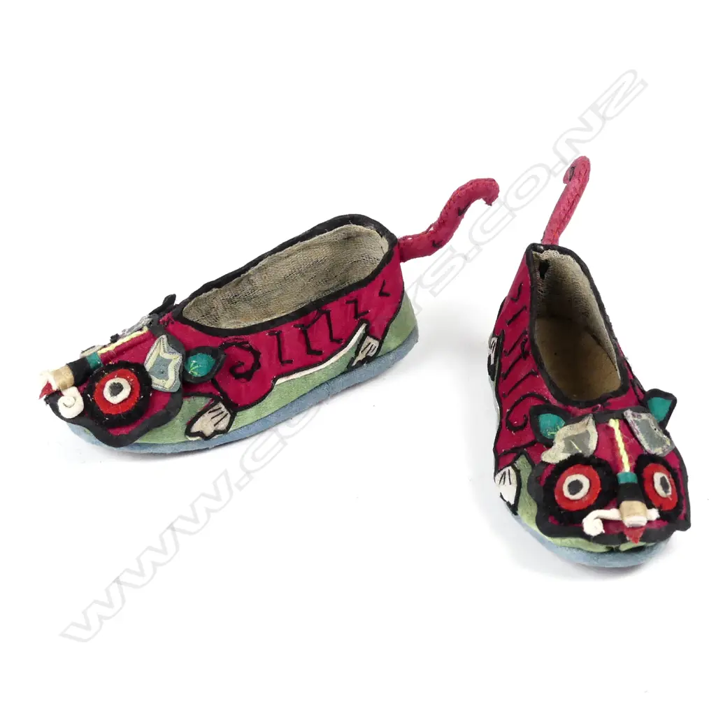 A pair of Chinese small child's shoes Image 1++