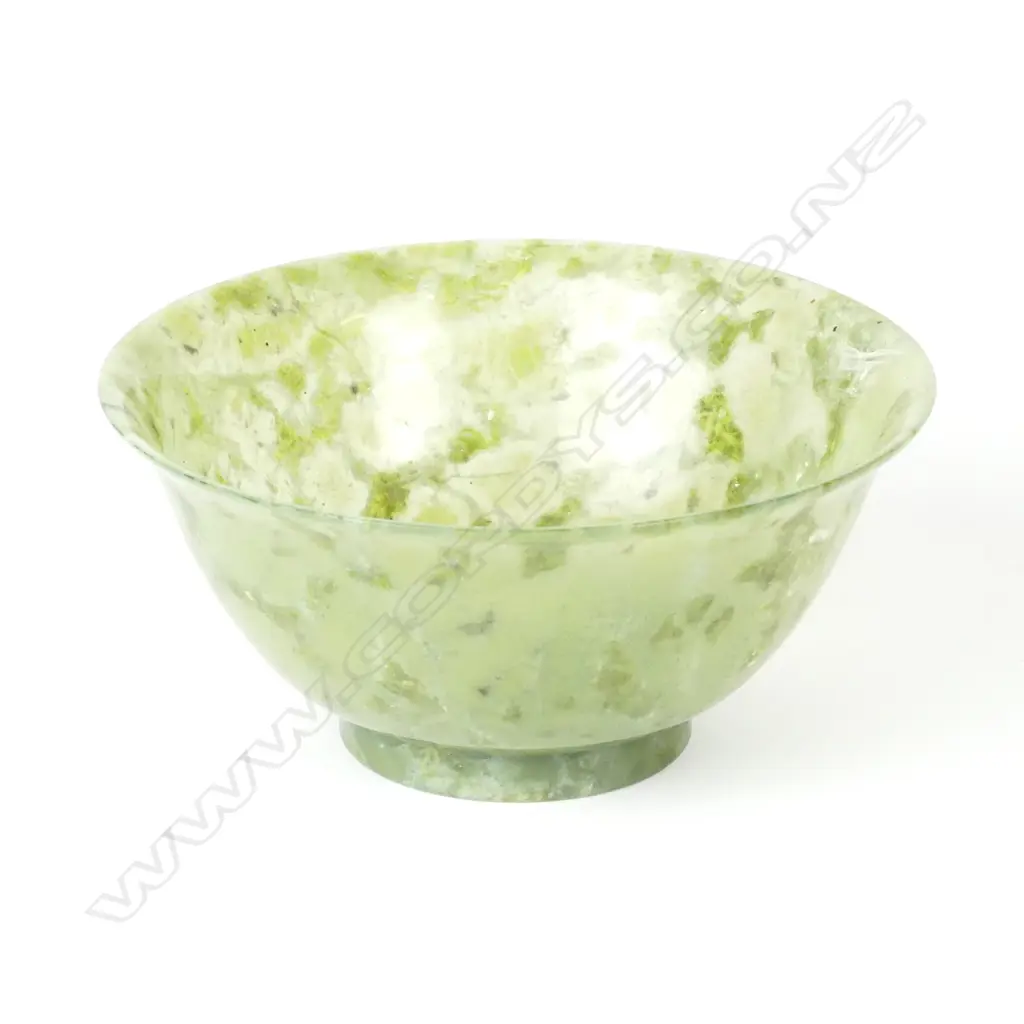 A Chinese spinach jade small bowl Image 1++