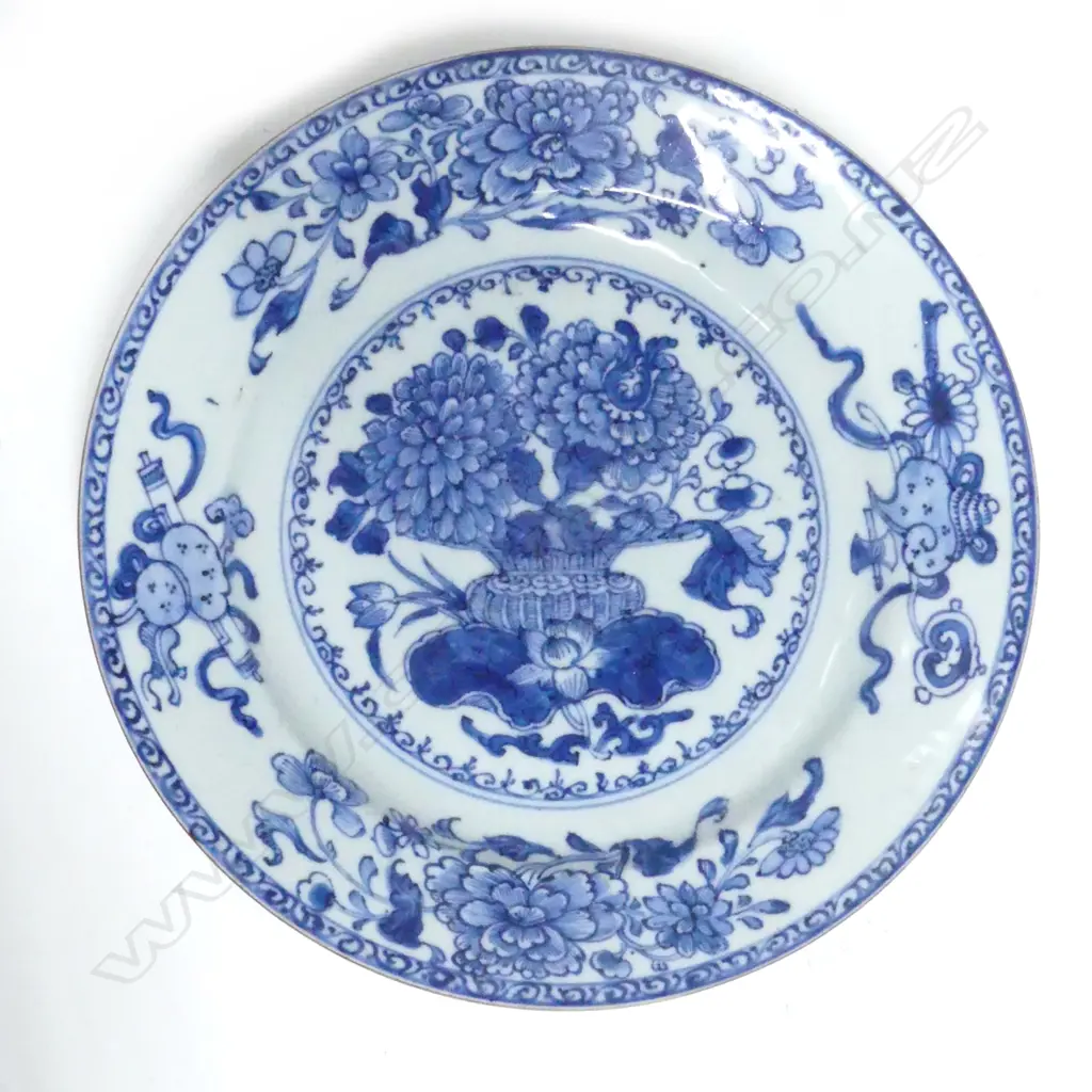 A Qianlong period Jingdezhen porcelain plate Image 1++