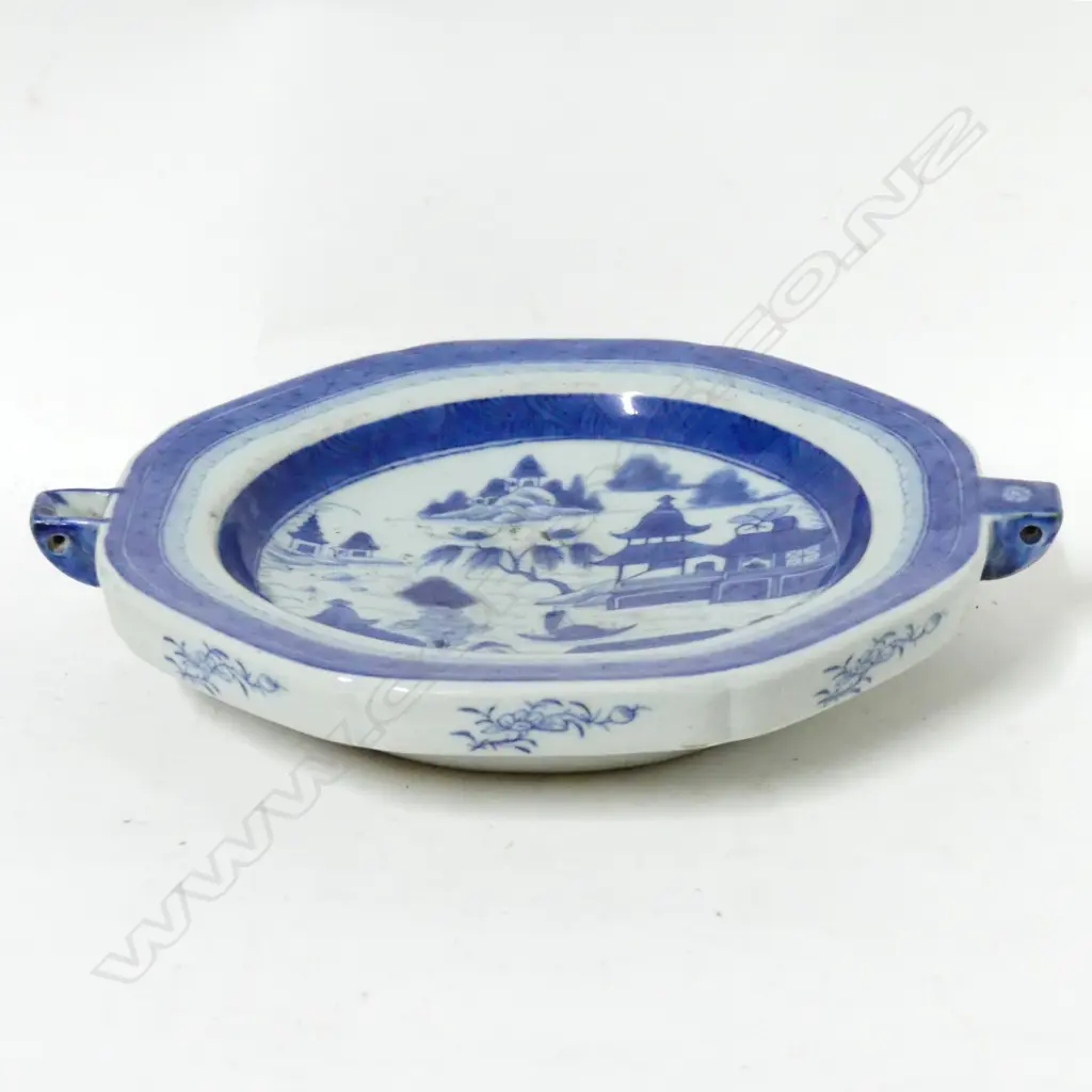A Chinese octagonal ceramic warming dish Image 1++