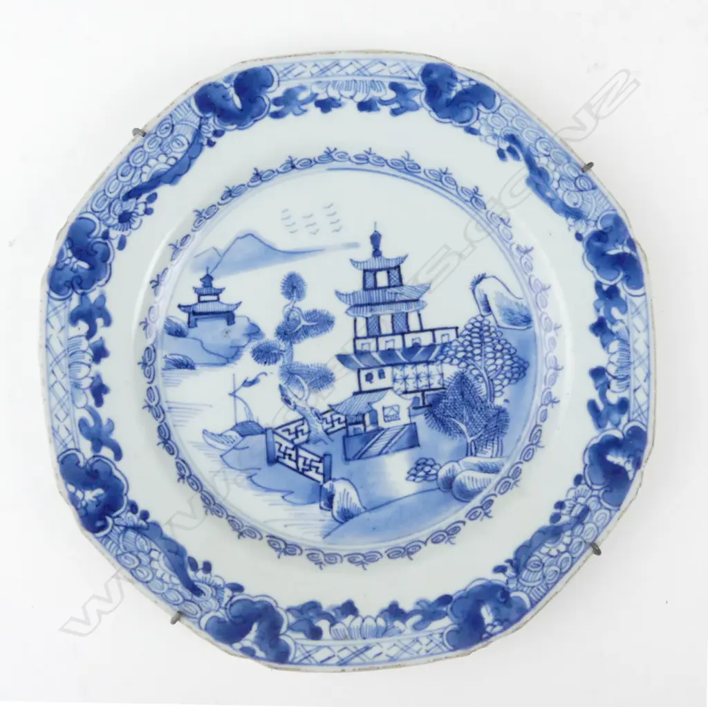 A Chinese export porcelain plate Image 1++