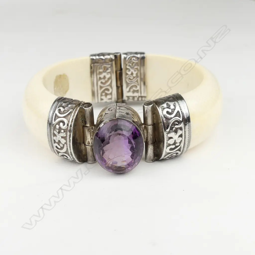 A vintage silver and ivory hinged bangle Image 1++