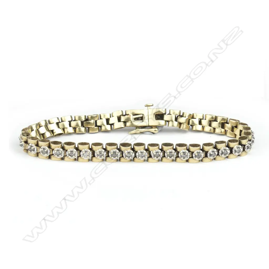 A vintage 14ct. yellow gold and diamond bracelet Image 1++