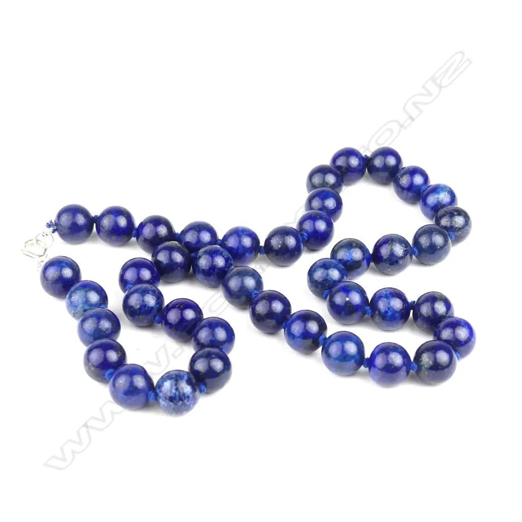 A lapis lazuli bead necklace Image 1++