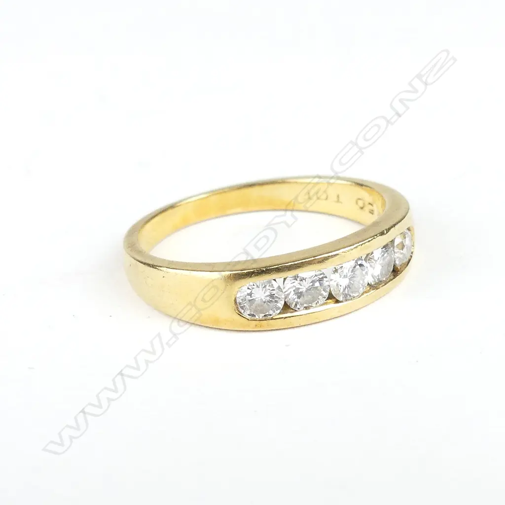 A vintage handmade 18ct. yellow gold and five stone diamond ring Image 1++