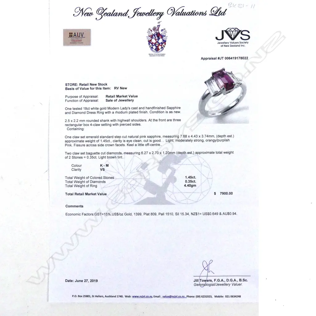A platinum diamond and padparadscha (natural pink sapphire) ring Image 1++