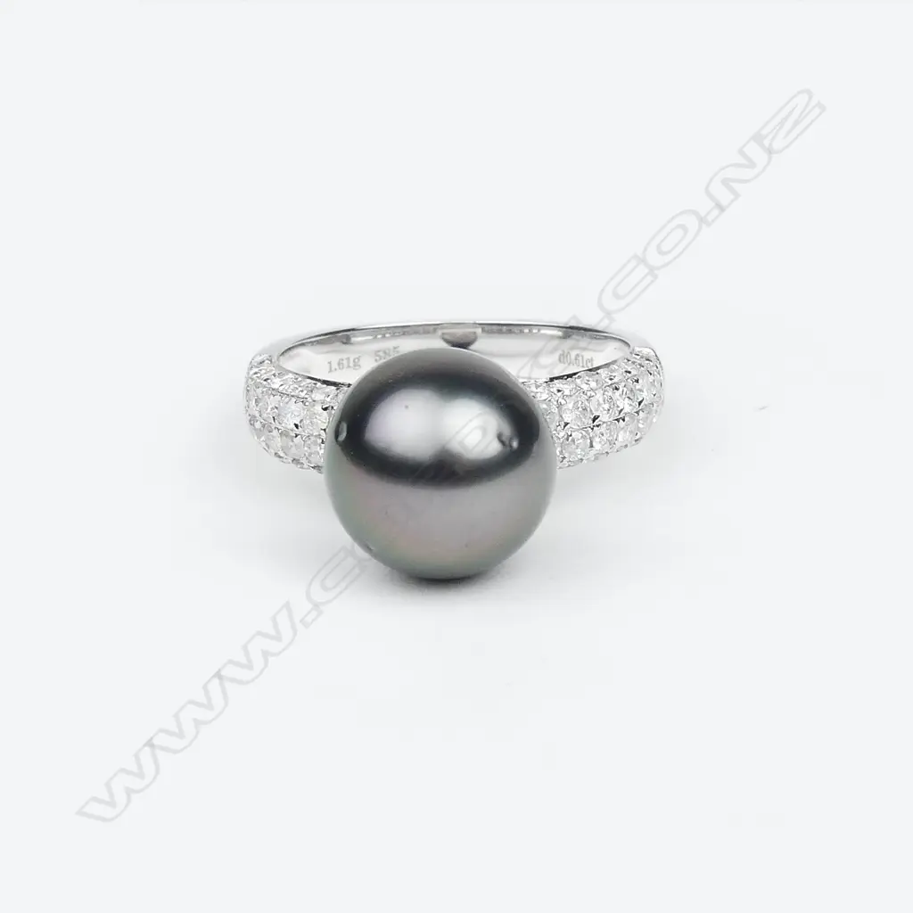 A 14ct white gold Tahitian pearl and diamond ring Image 1++