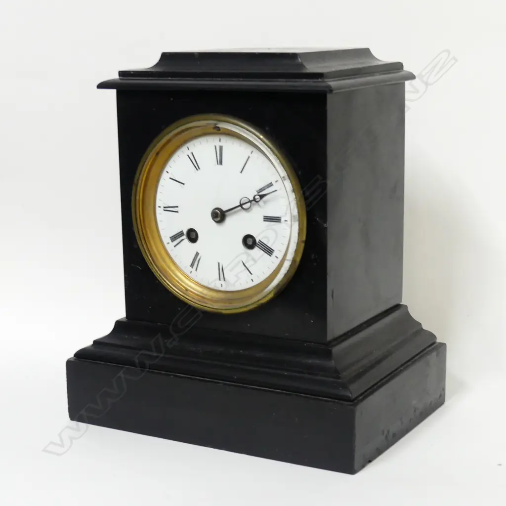 A 19thC black slate mantel clock Image 1++