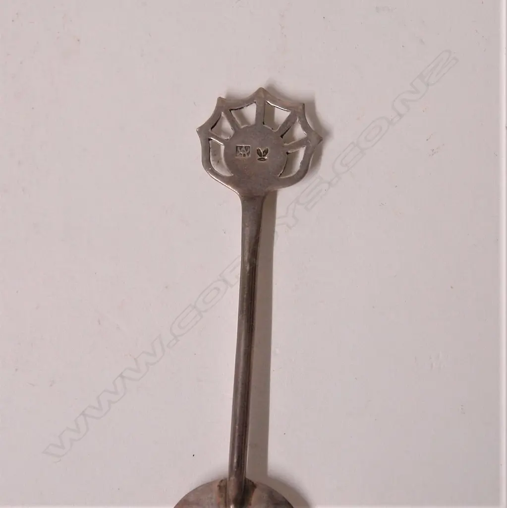 An NZ Arts & Crafts silver and paua spoon by Alfred Charles Atkinson of Wellington Image 1++