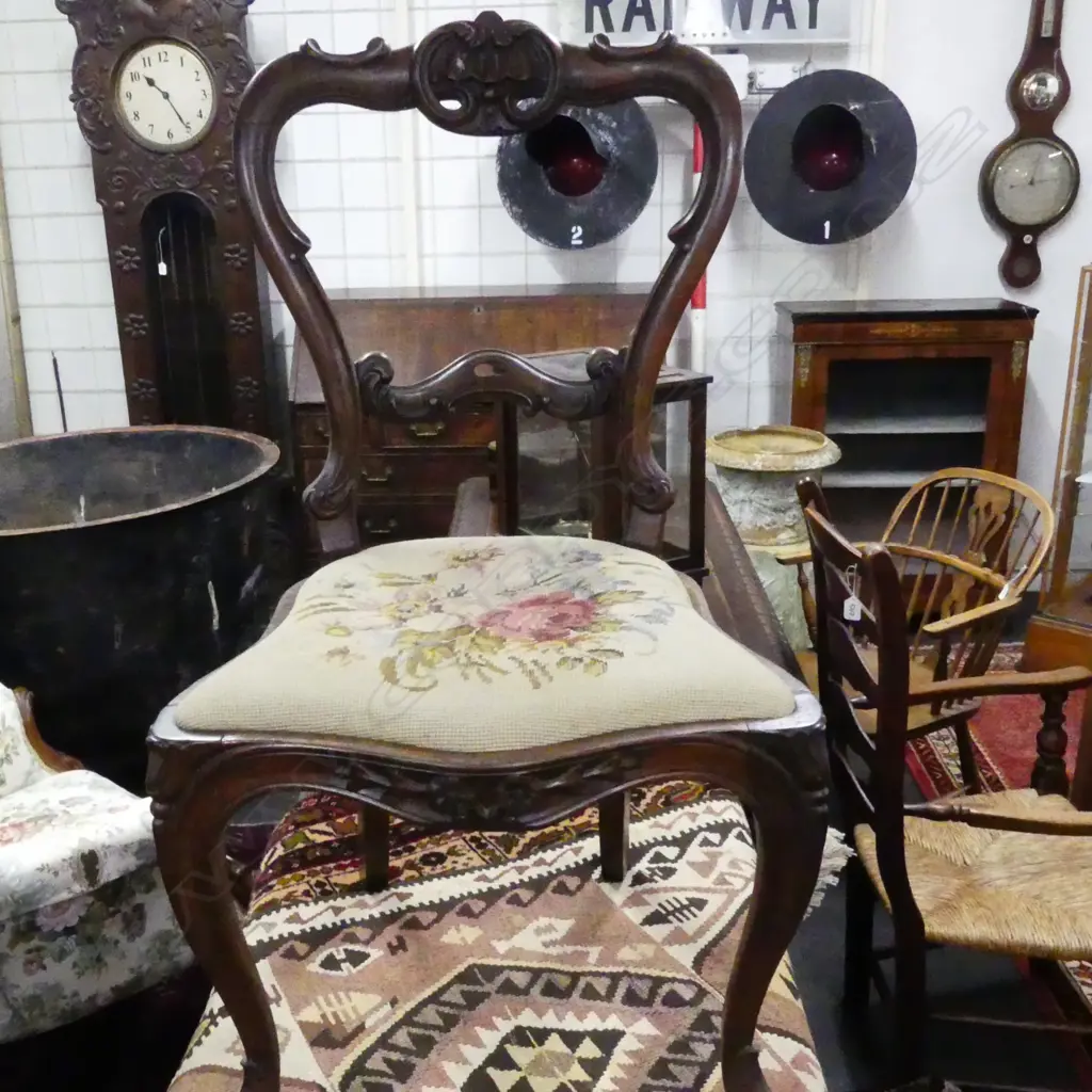 Four Victorian mahogany balloon back dining chairs Image 1++