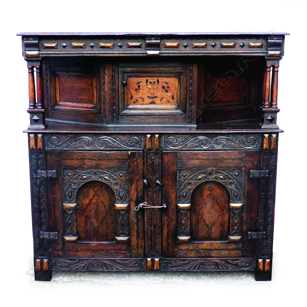 A Continental court cupboard Image 1++