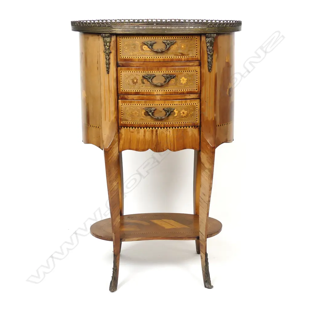 A 20thC French style small marquetry inlaid side table Image 1++