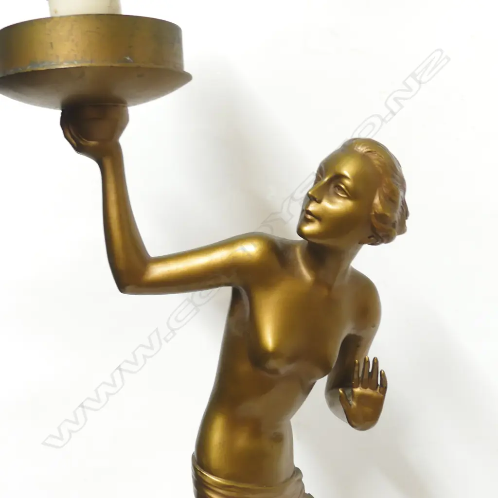 An Art Deco cold painted spelter figured table lamp Image 1++