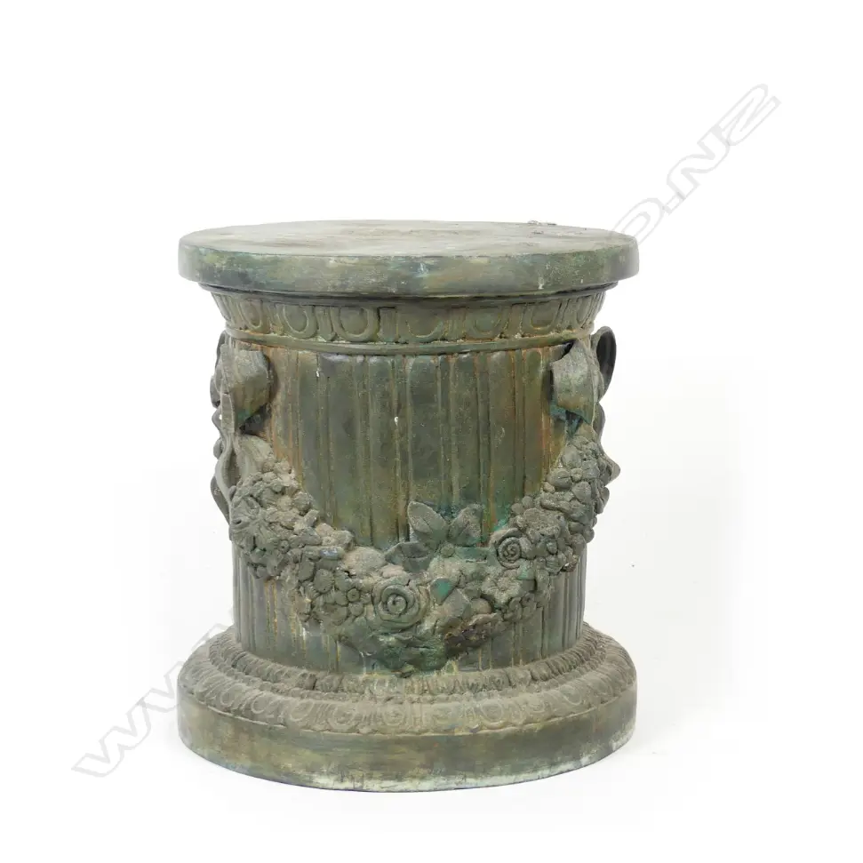 A cast iron garden urn on stand Image 1++