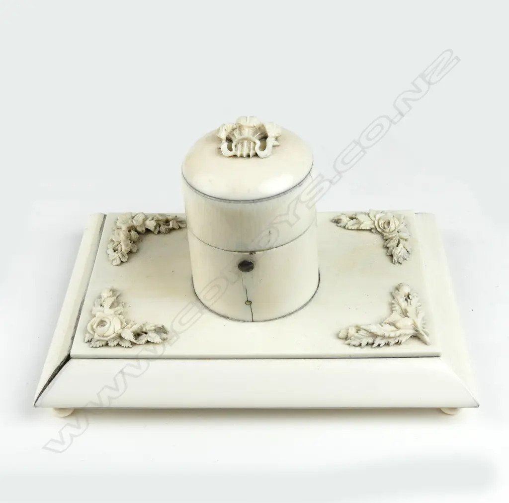 An ivory inkstand Image 1++