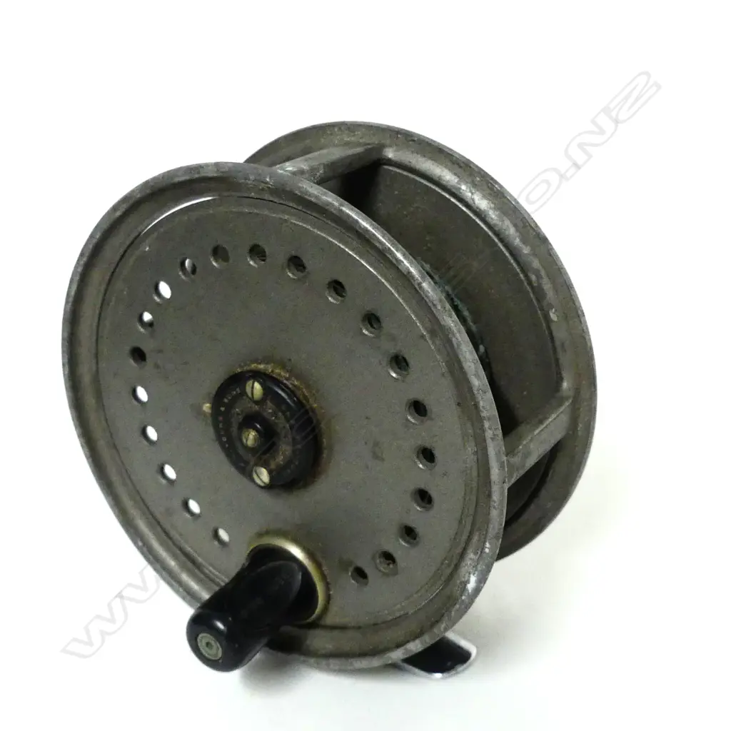 A J.W. Young & Sons 'Beaudex' 4" fly reel Image 1++