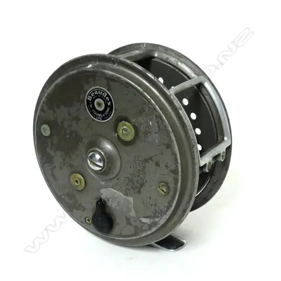 A J.W. Young & Sons 'Beaudex' 4" fly reel