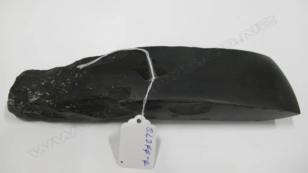 A Maori pre-European stone toki (adze) Image 1++