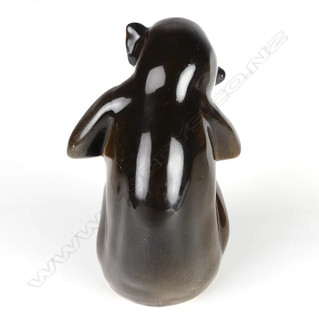 A c.1948-55 Crown Lynn sitting monkey model Image 1++
