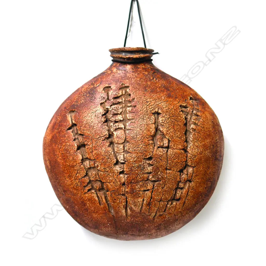 Len Castle hanging wall vase Image 1++