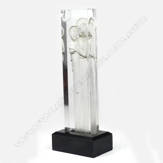 A Lalique statue ‘La Vierge à l'Enfant’