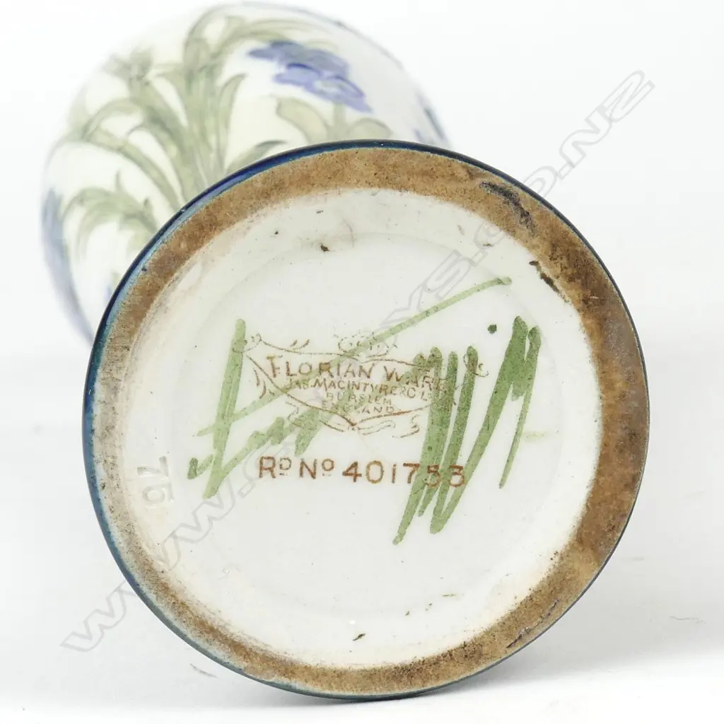 A William Moorcroft Macintyre 'Florian Ware' vase Image 1++