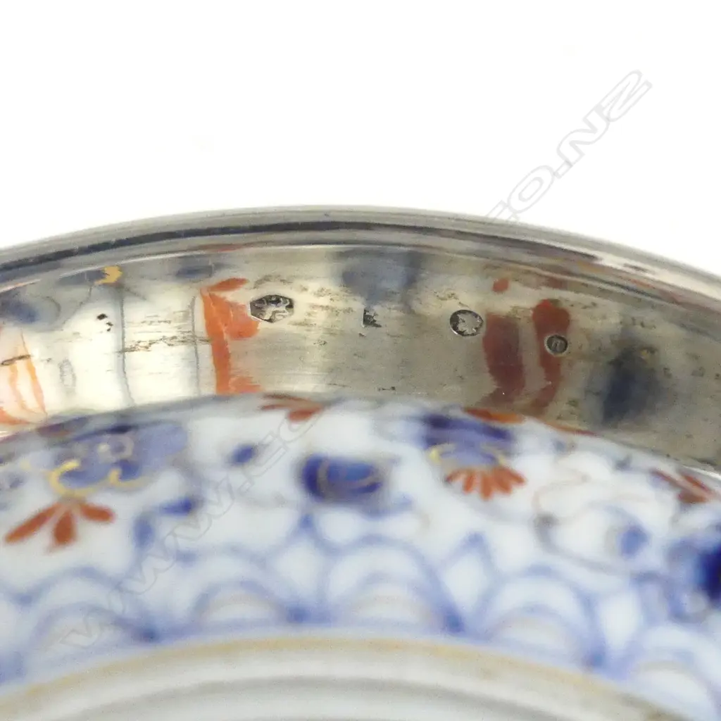 An antique Dutch porcelain teapot Image 1++