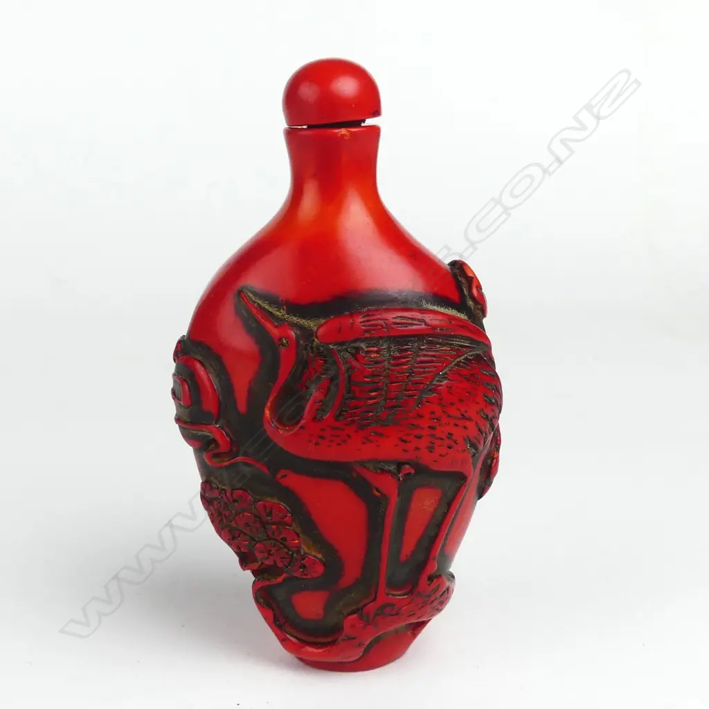 A cinnabar snuff bottle Image 1++