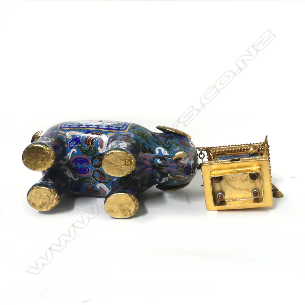 A decorative Chinese cloisonné elephant Image 1++