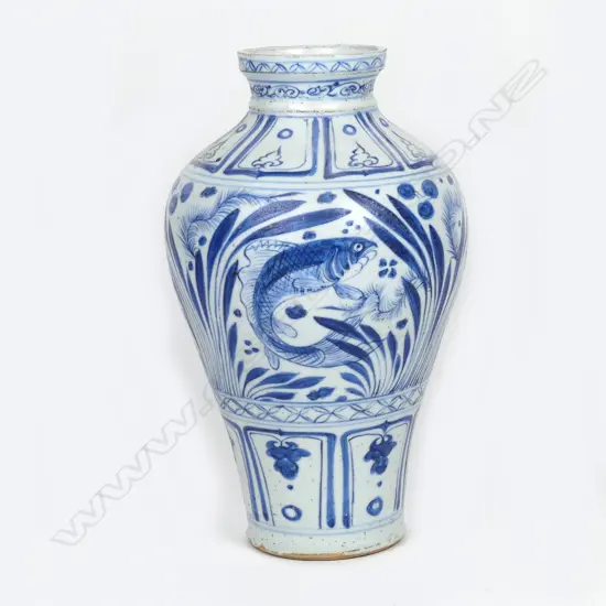 A Chinese porcelain vase