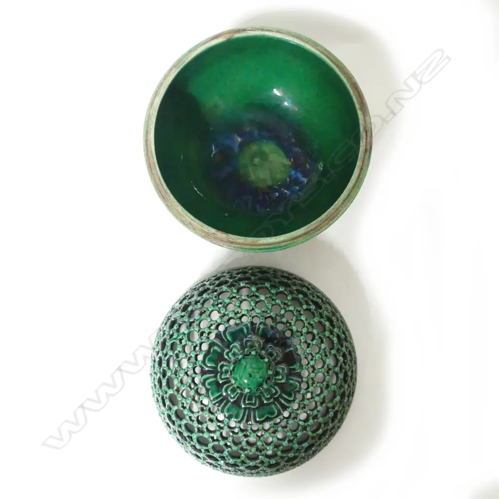 A Chinese lustrous green glazed lidded bowl Image 1++