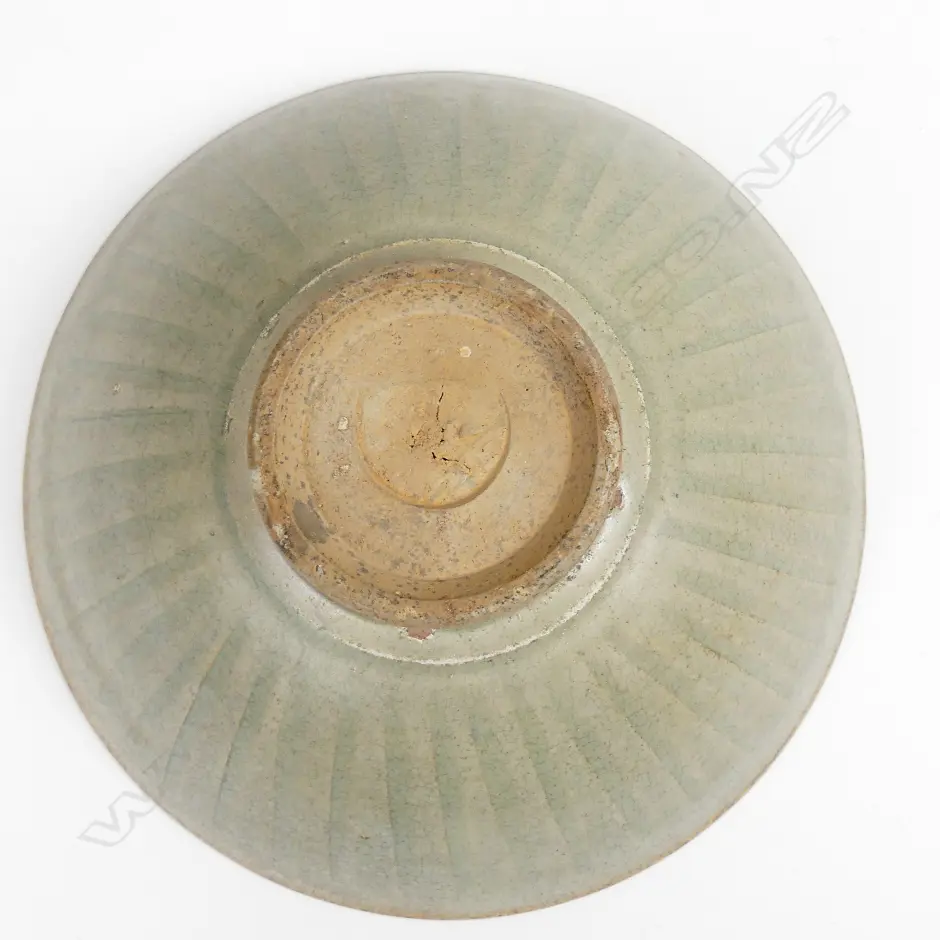 A Chinese longquan porcelain bowl Image 1++