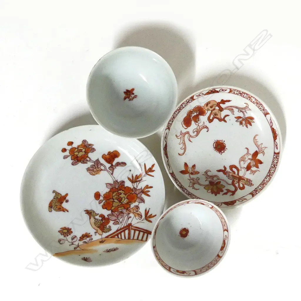 A collection of Chinese porcelain tea bowls and saucers Image 1++