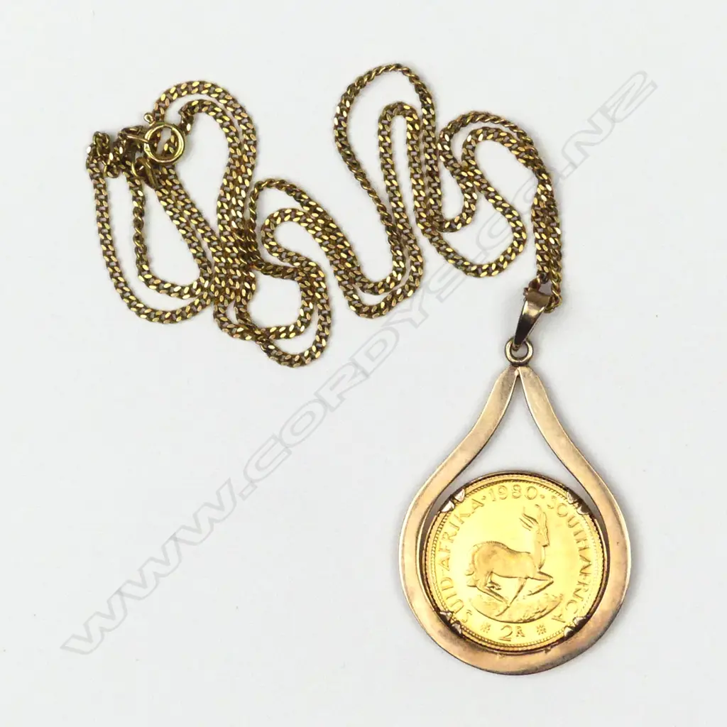 A 2 Rand gold coin Image 1++