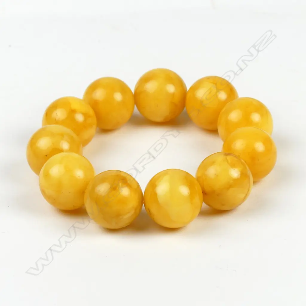 An amber bead bracelet Image 1++