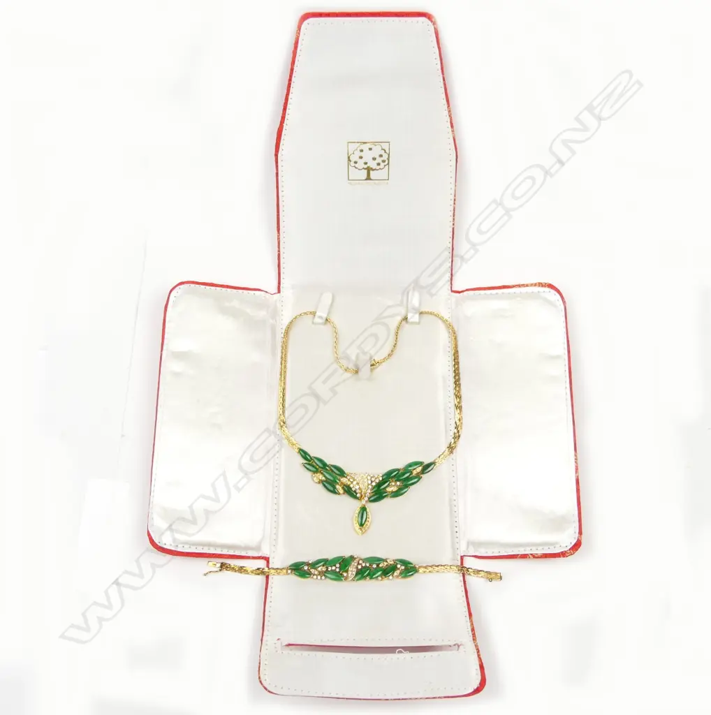 A contemporary 14ct gold jadeite and diamond necklet and bracelet set Image 1++