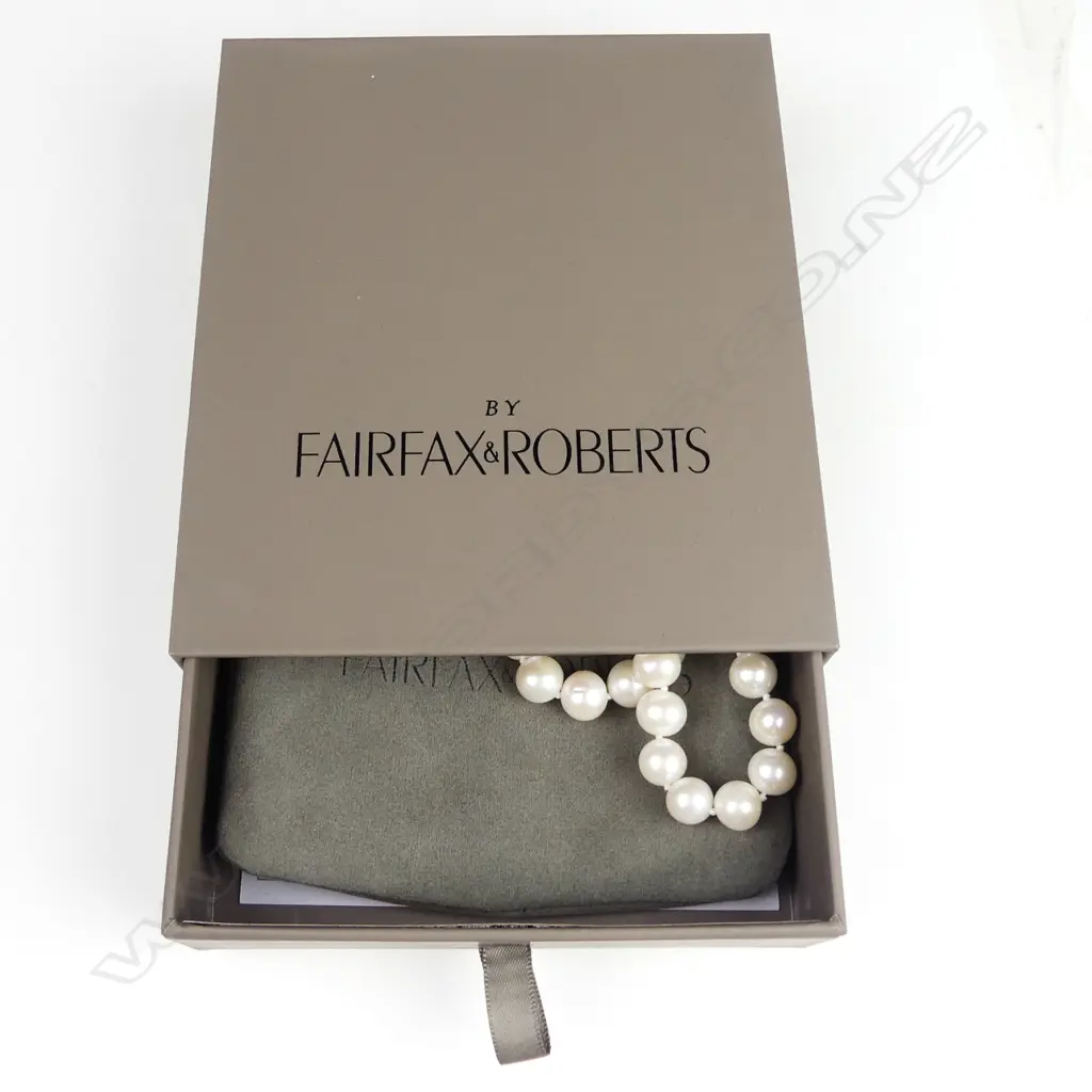 A Fairfax and Roberts pearl necklace Image 1++