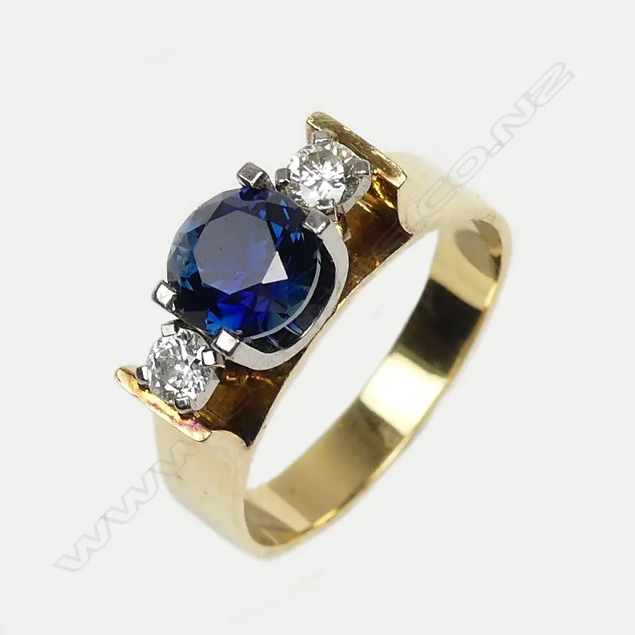 A lady's vintage 18ct. yellow and white gold sapphire and diamond dress ring Image 1++