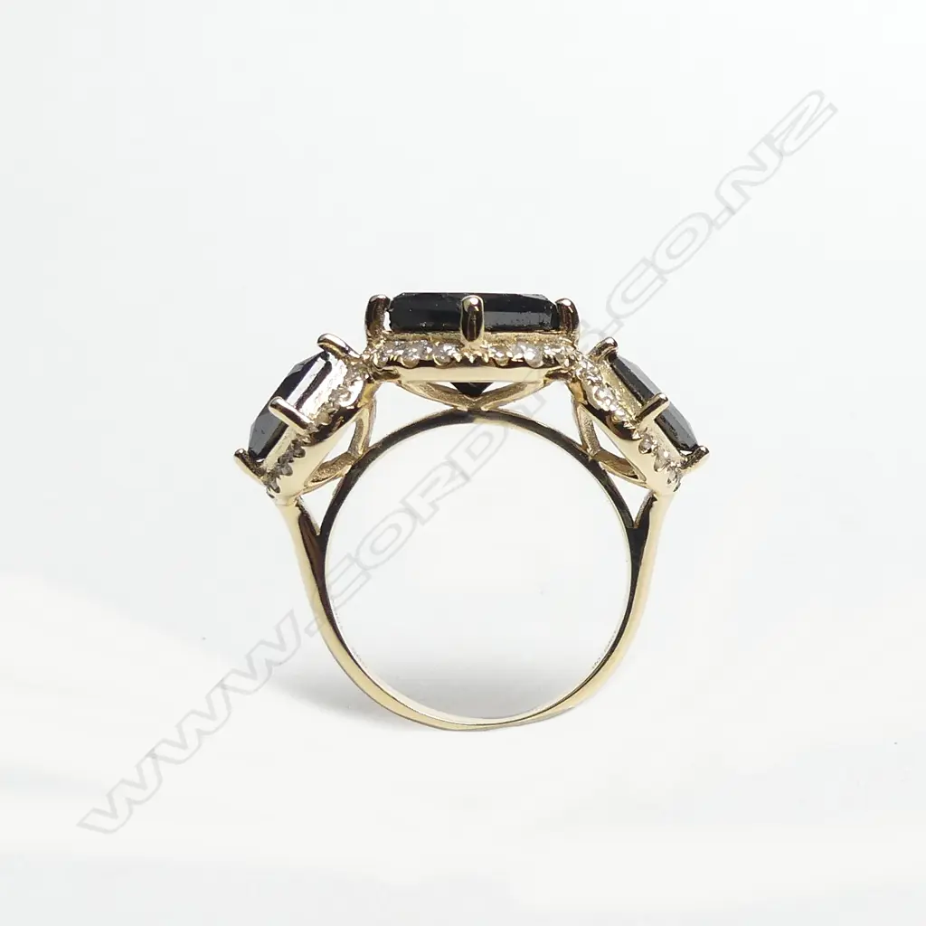 A 14ct gold and diamond dress ring Image 1++