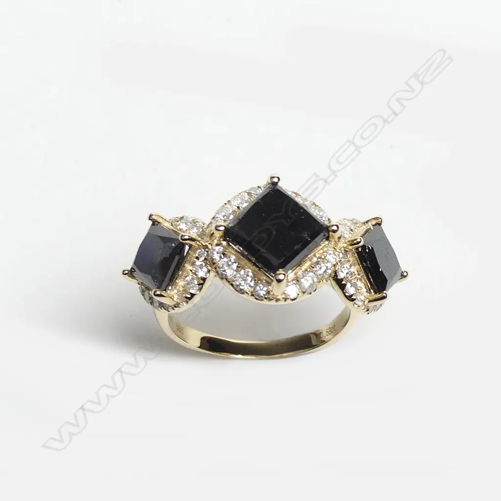 A 14ct gold and diamond dress ring Image 1++