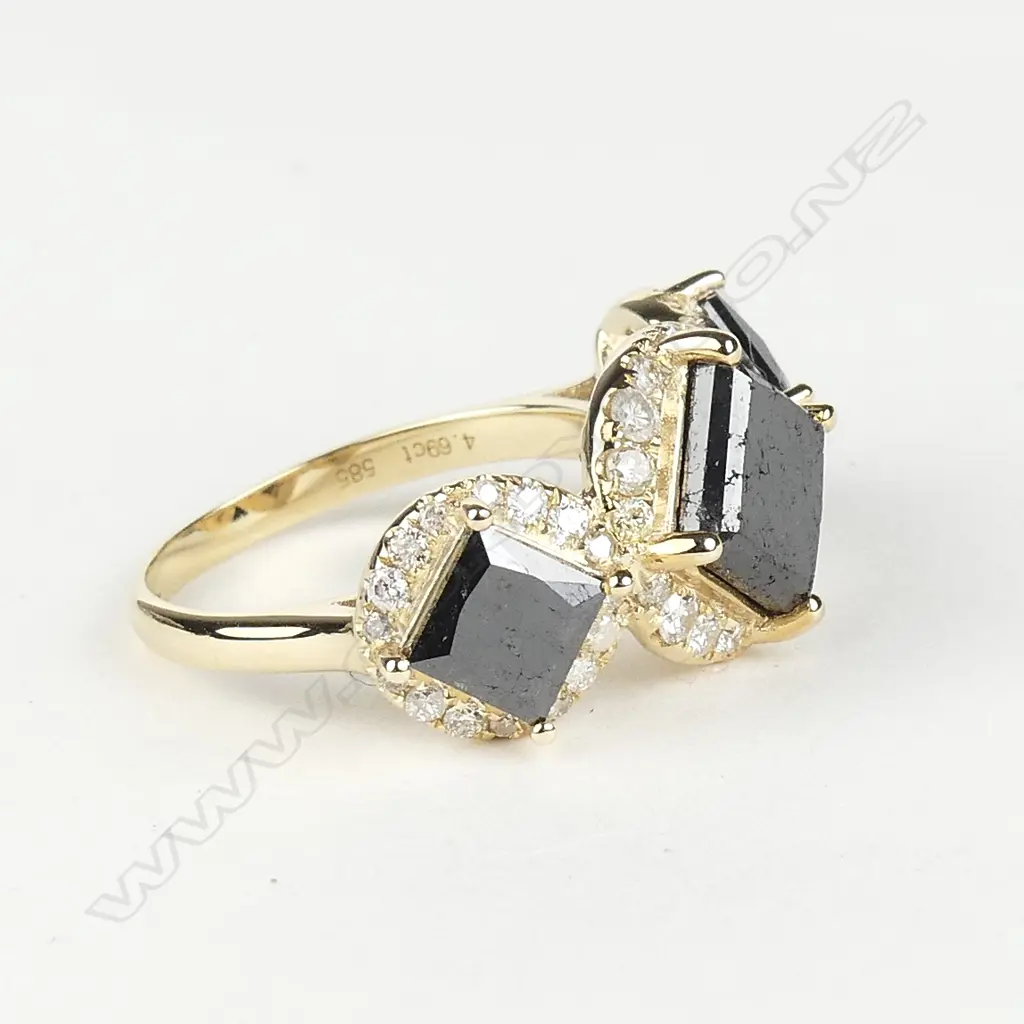 A 14ct gold and diamond dress ring Image 1++