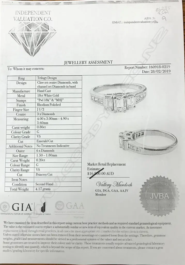 An 18ct white gold and diamond ring Image 1++