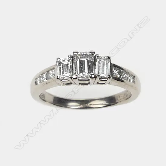 An 18ct white gold and diamond ring