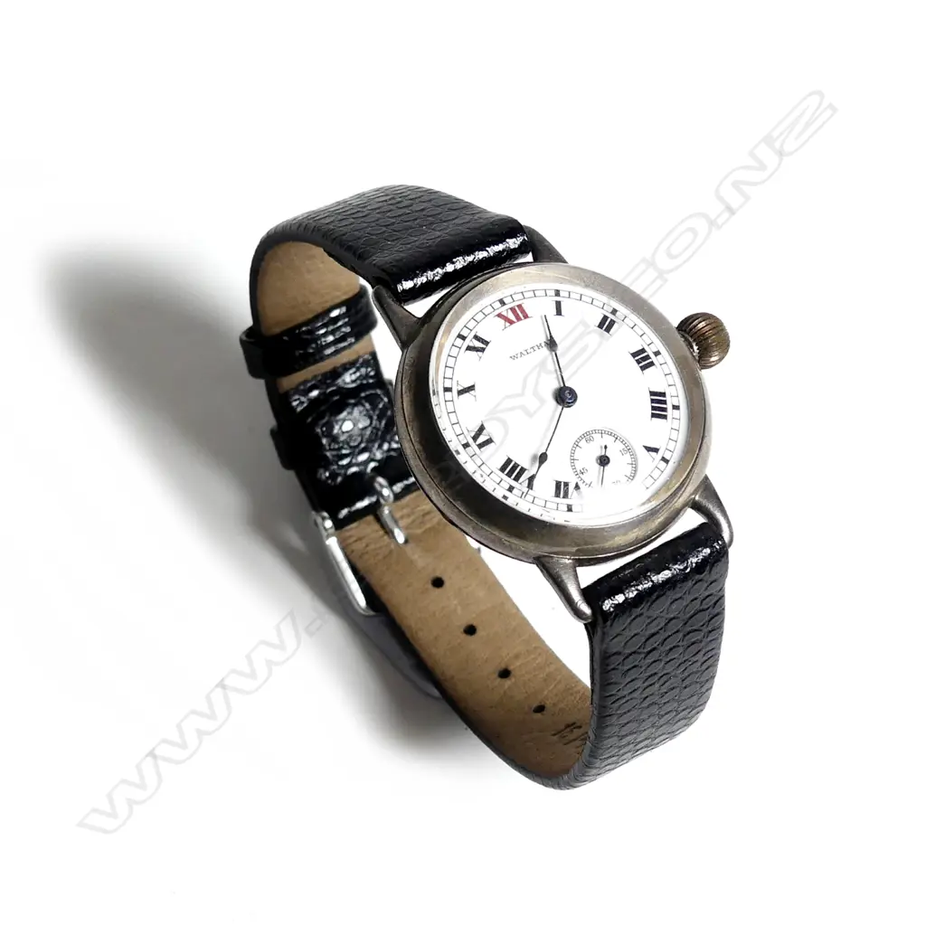 A Waltham silver wristwatch Image 1++