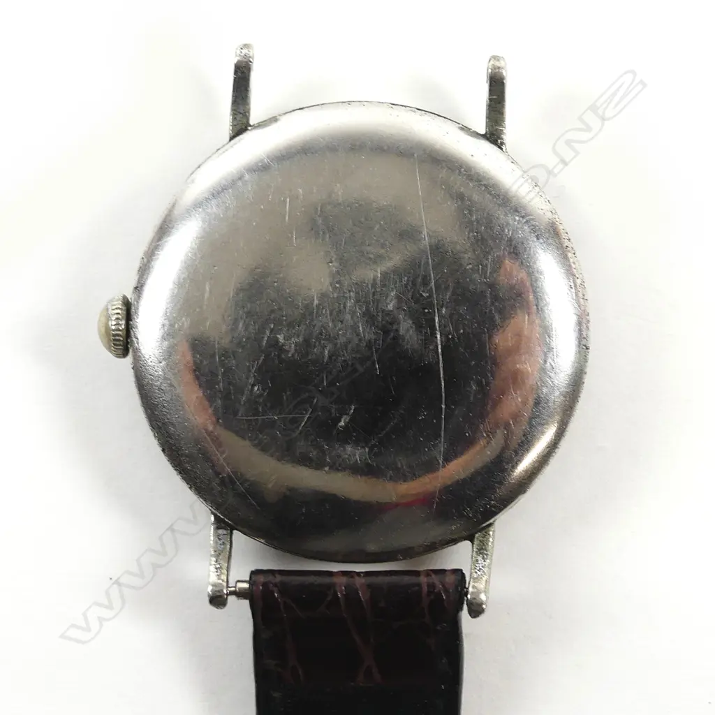 A vintage gent's wristwatch Image 1++