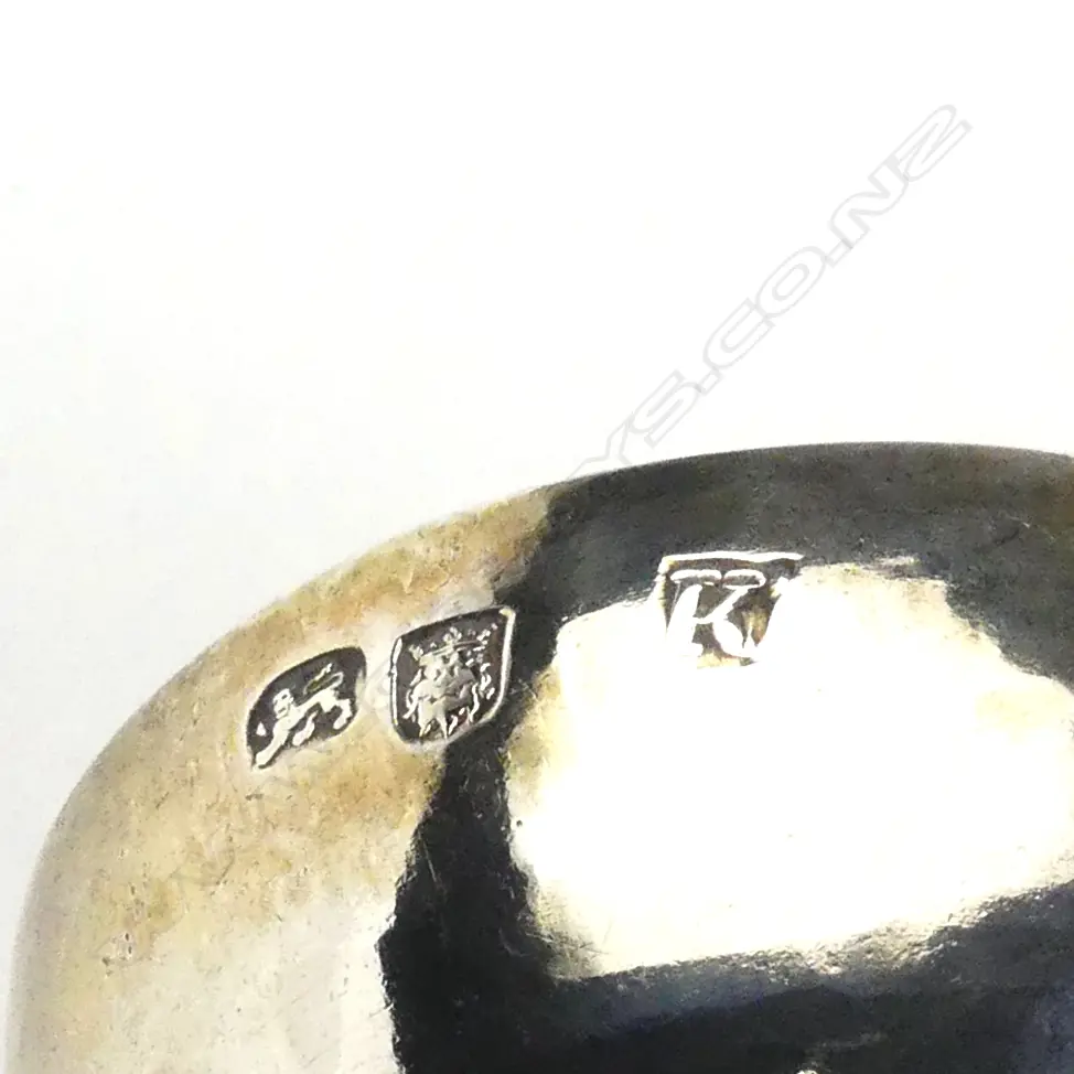 A George I heavy silver pap boat Image 1++