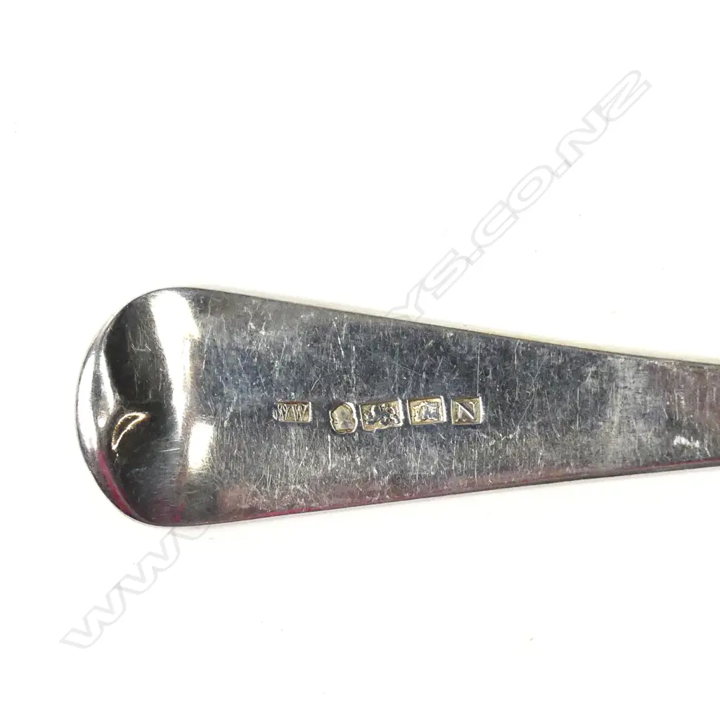 A George III silver basting spoon Image 1++