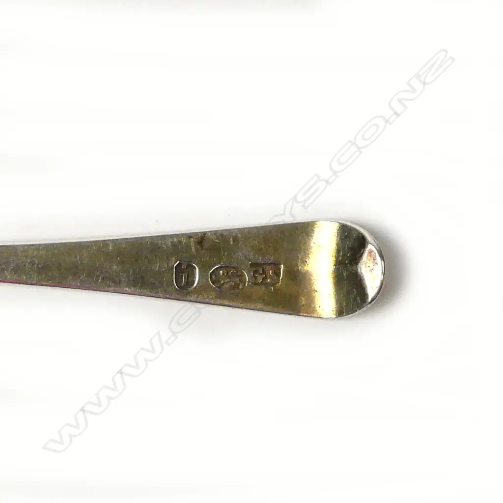 A set of six George III silver teaspoons Image 1++