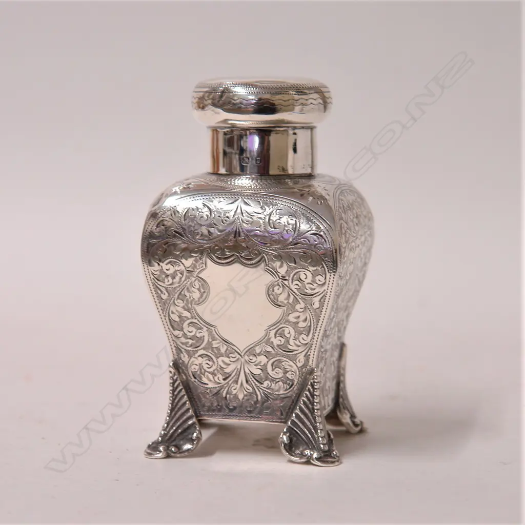 A late Victorian silver tea caddy Image 1++