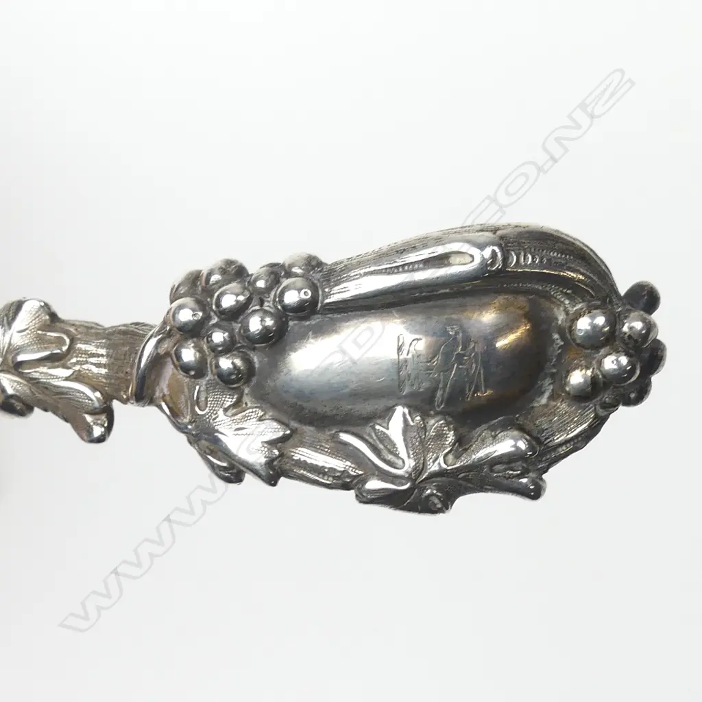 A good Victorian silver sifter ladle Image 1++